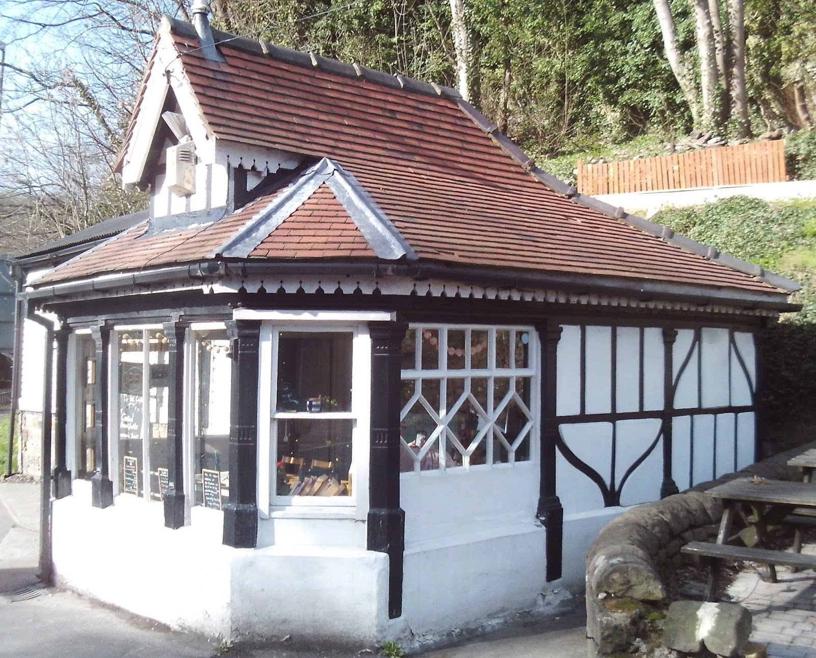 Walking The Peak Bentley Bridge, Lumsdale, Matlock Green, Old Matlock