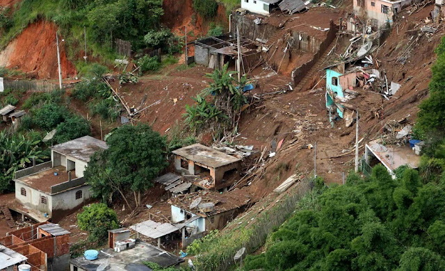 UPDATE: Landslide in Sri Lanka KILLS 180 people with more than a 100 missing and 75,000 displaced th Landslide