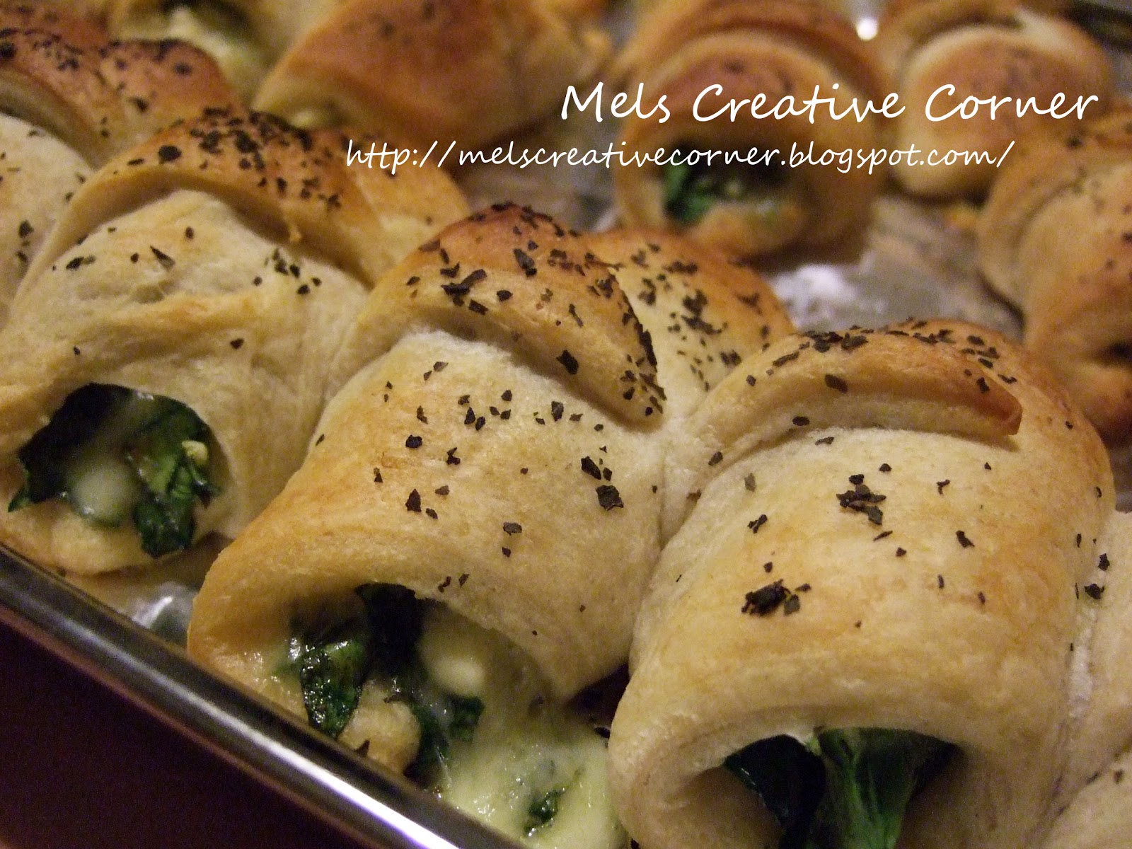 Spinach FetaMozzarella Cheese Crescent Rolls! Spinach FetaMozzarella Cheese Crescent Rolls!