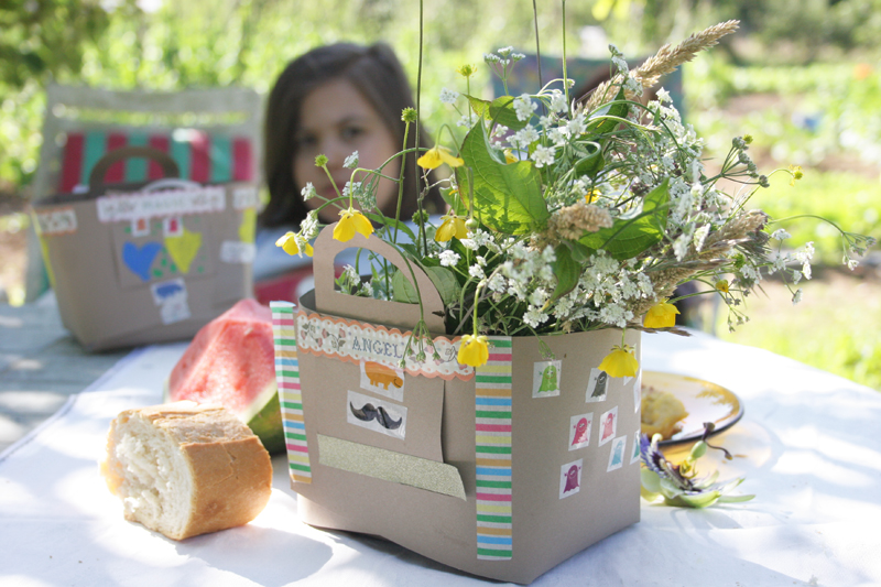 Decorar en familia_Taller de Creactividad: Diy cesta de picnic de cartón15