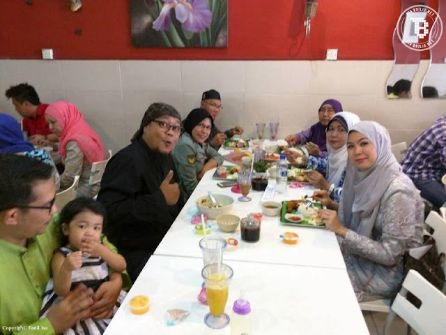 Pasangan Ini Menikah Hanya dengan Biaya Rp. 2 Juta Saja, Alasan Dibaliknya Bakal Bikin Semua Orang Bangga Pasangan Ini Menikah Hanya dengan Biaya Rp. 2 Juta Saja, Alasan Dibaliknya Bakal Bikin Semua Orang Bangga