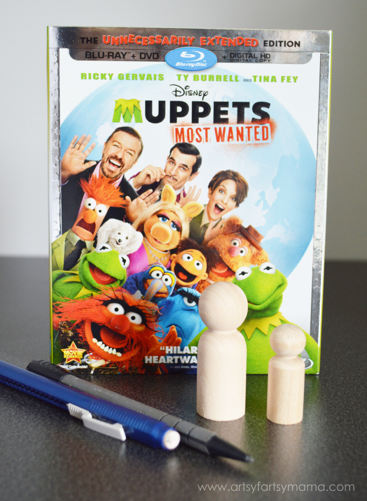 Muppets Most Wanted Peg Dolls at artsyfartsymama.com #MuppetsMostWanted