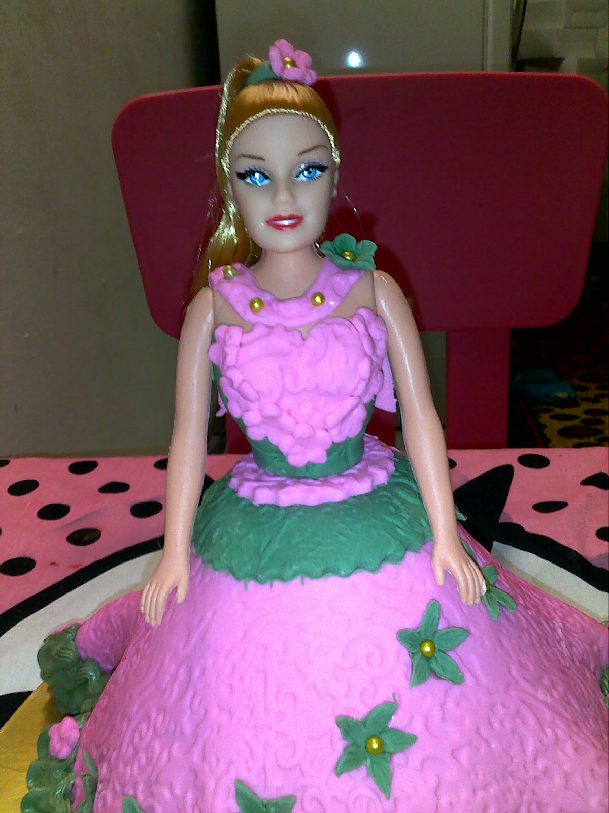 ~Cupcakes at Putrajaya~: ~Fondant Barbie Doll Cake~