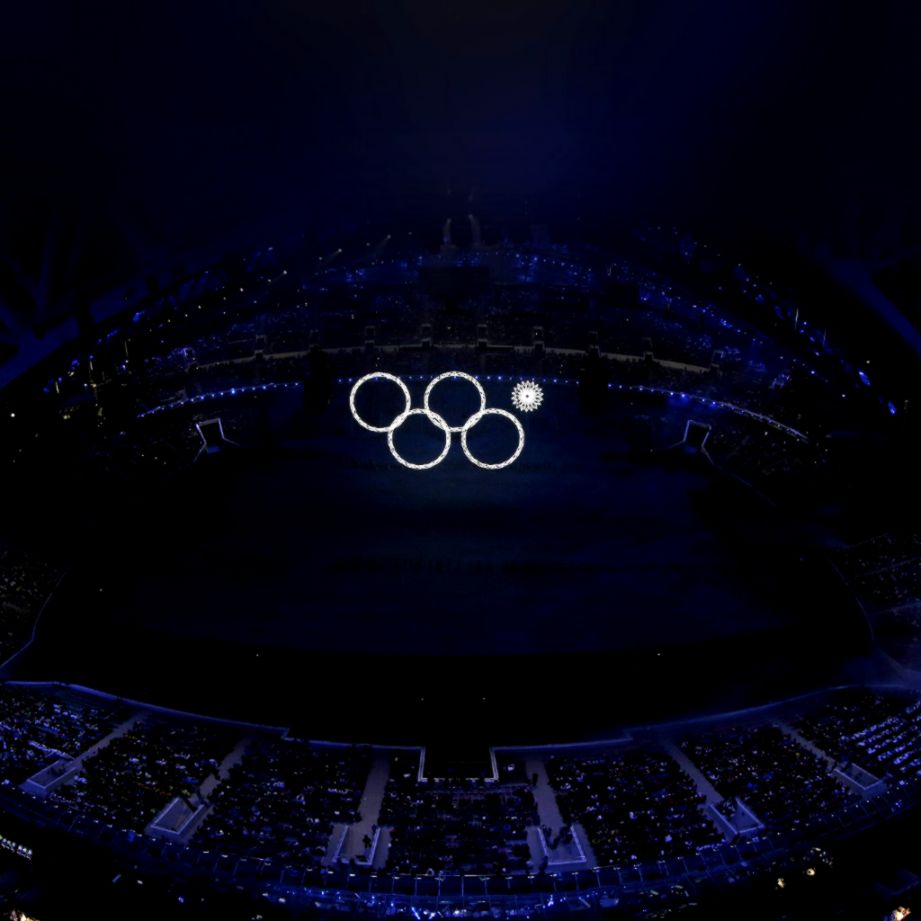 Кольца олимпиады сочи 2014. Нераскрывшееся кольцо на Олимпиаде в Сочи. Олимпийские игры в Сочи 2014 кольца. Нераскрытое кольцо на Олимпиаде в Сочи.