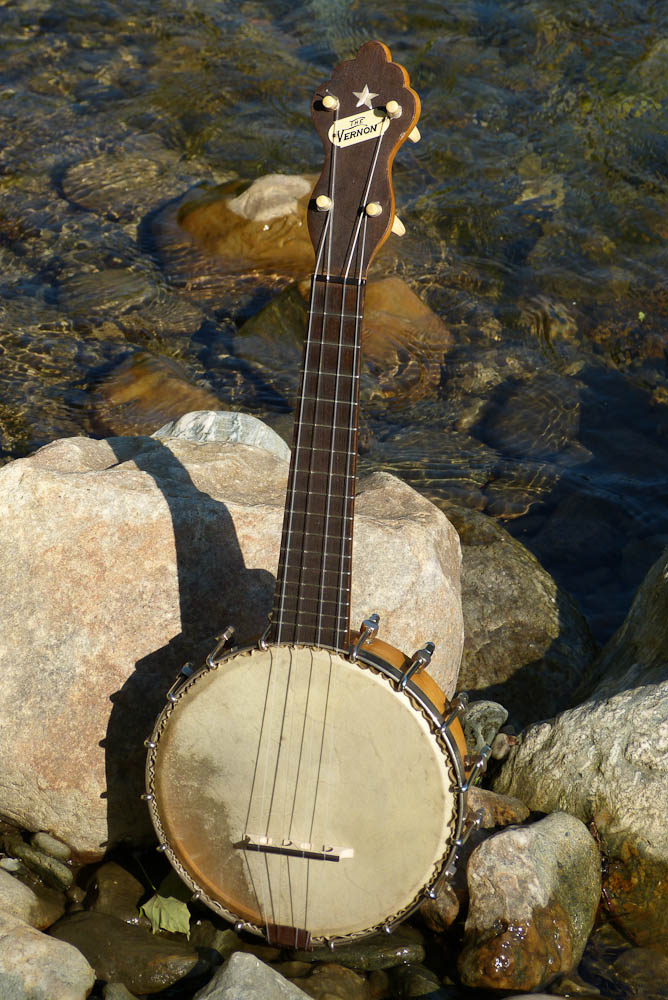 c.1915 The Vernon Banjo Ukulele