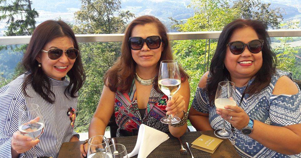 TRAVEL AND LIFESTYLE DIARIES Hello Zurich! Hi Uetliberg!