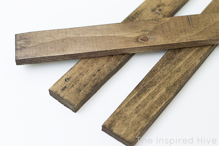How to make DIY wooden labels for organizing your pantry