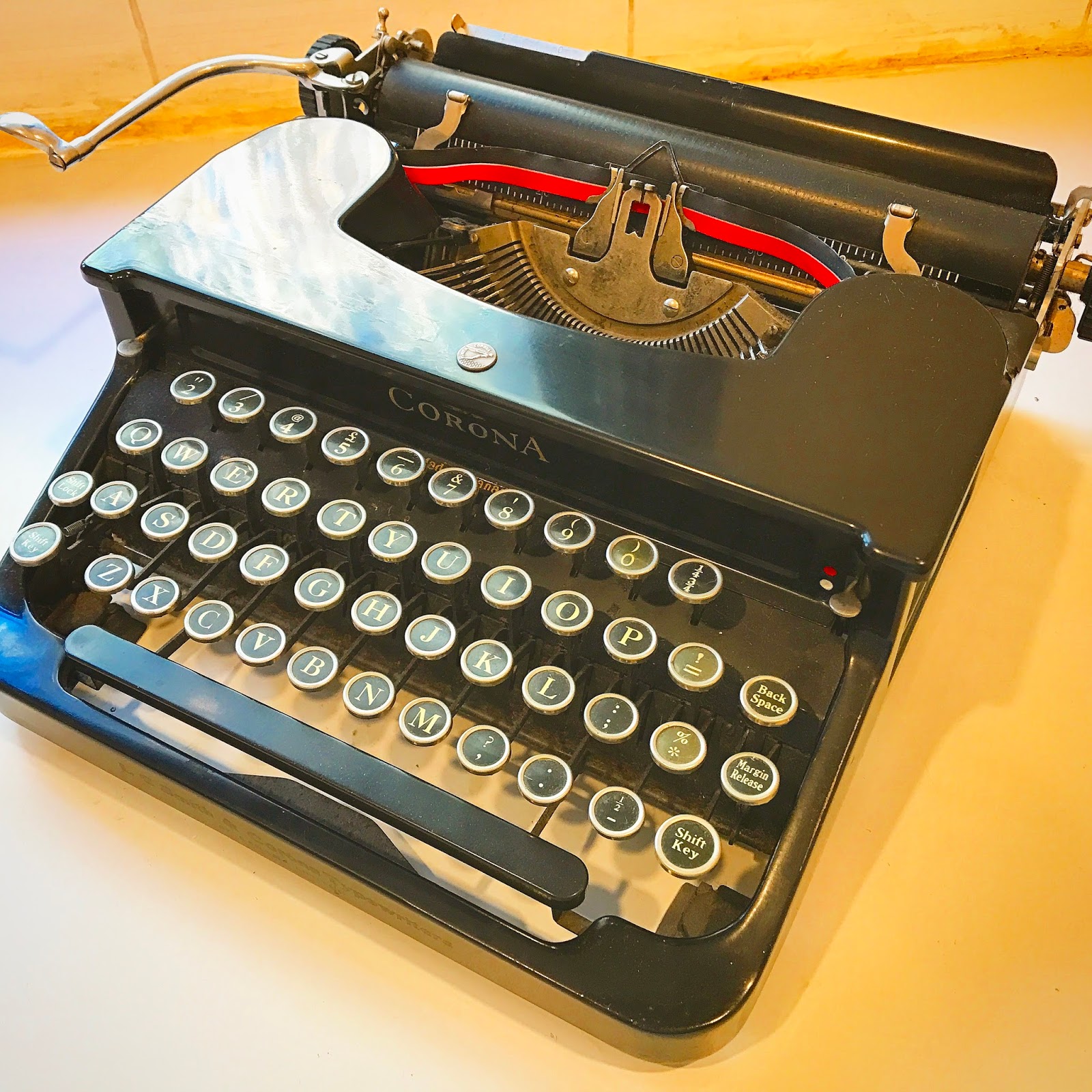 oz.Typewriter Famous Australian Singer's Corona Portable For Sale