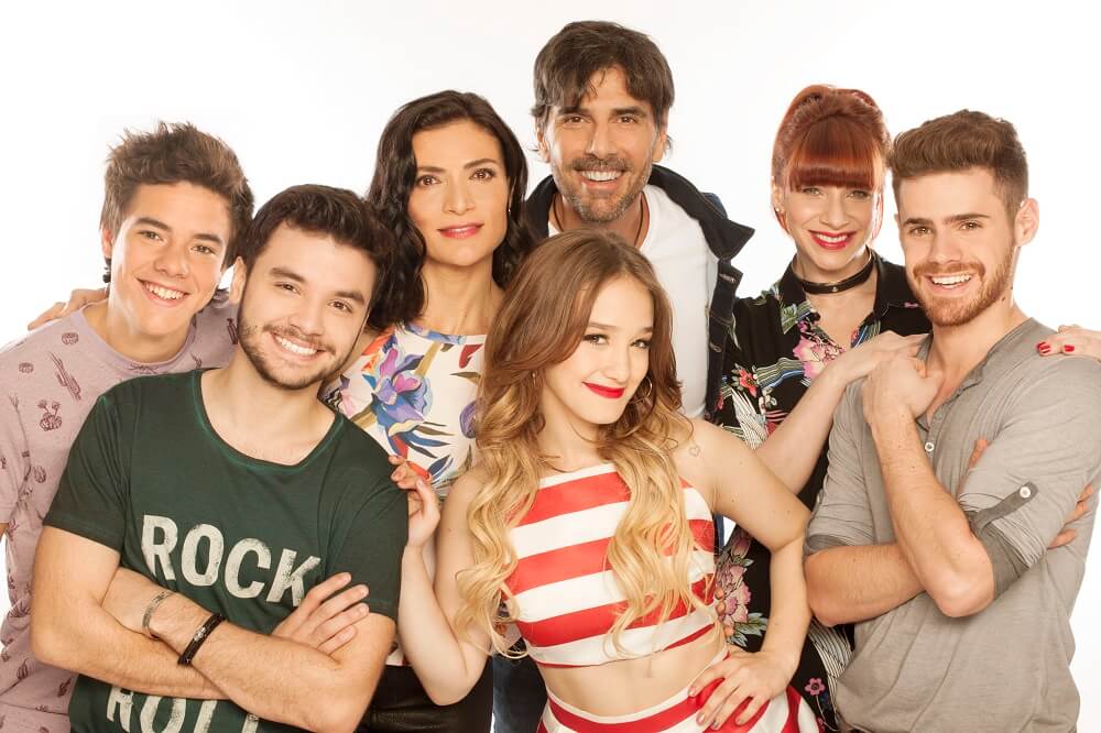 Aparato do Entretenimento: [UniTeenReview]: Simona - O novo clássico