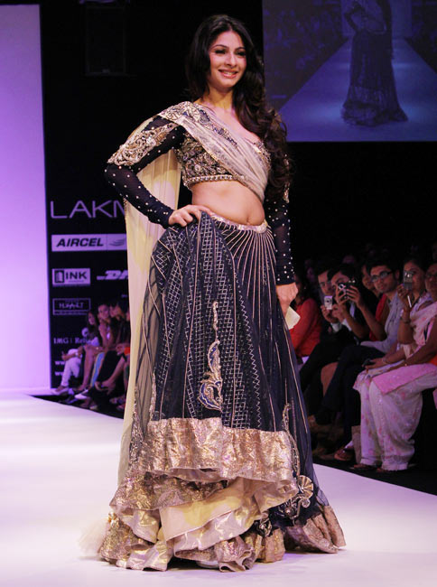 Tanisha for Payal Singhal1 -  Bollywood celebs at Lakme Fashion Week 2012