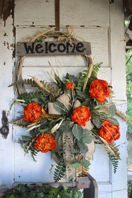 Lariat rope wreath with welcome sign
