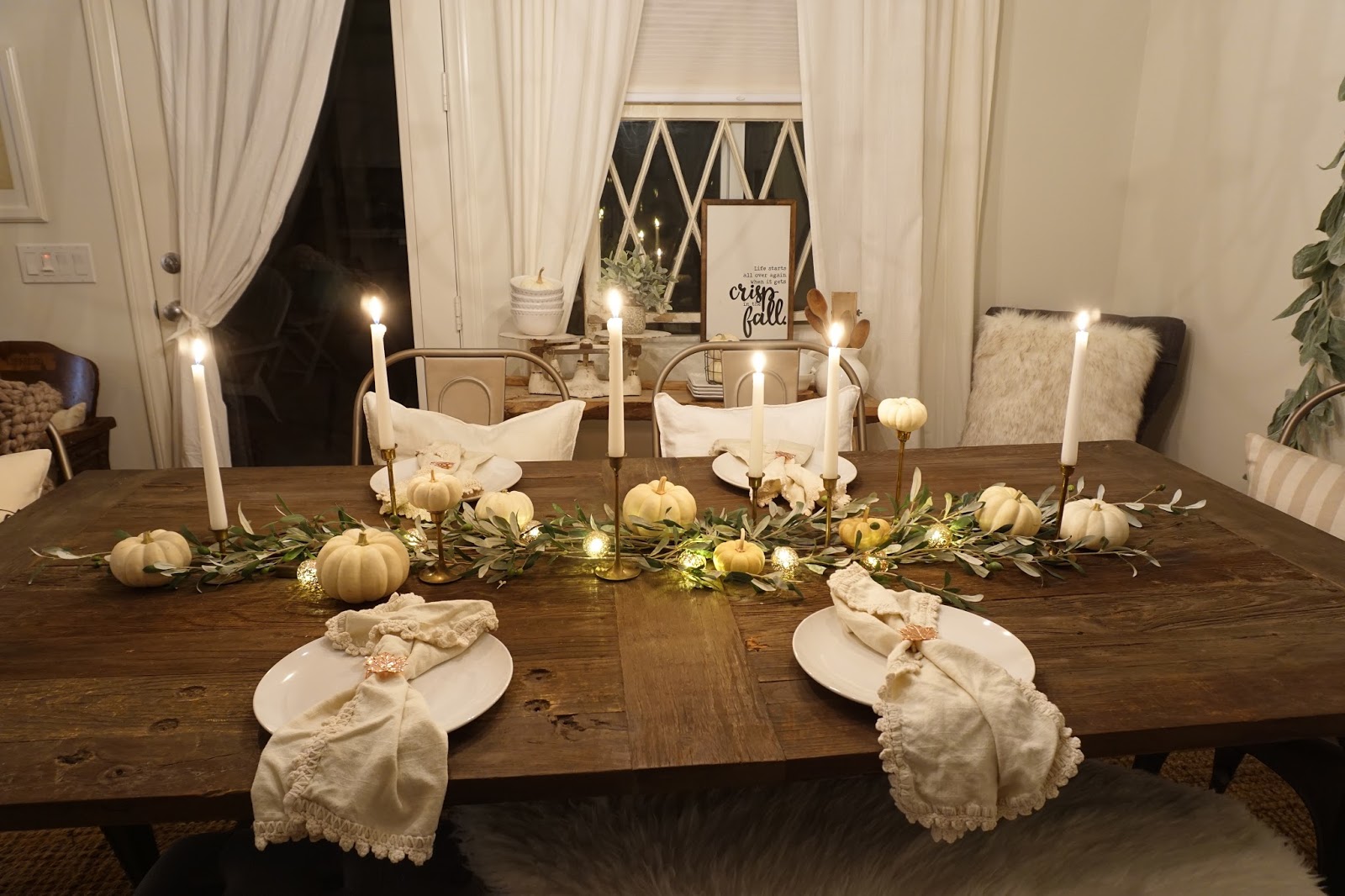 Simple Thanksgiving Table