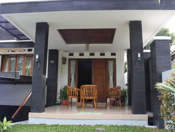minimalist house terrace