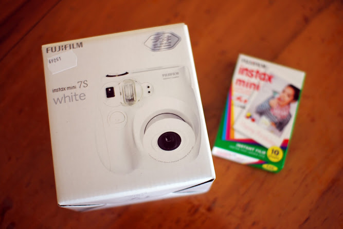Fujifilm Instax mini 7s White Polaroid Camera unboxing
