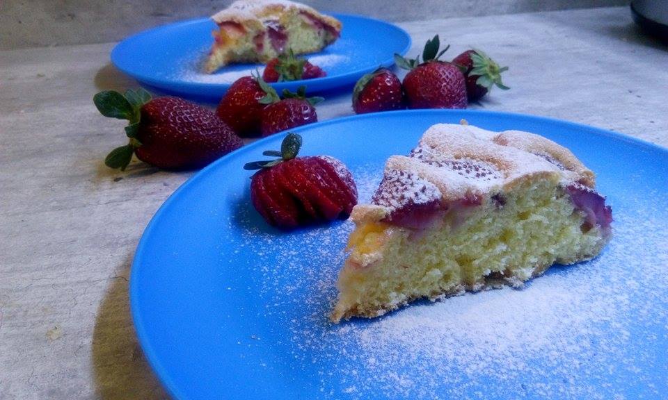 Kek i butë me luleshtrydhe BonBon Taste