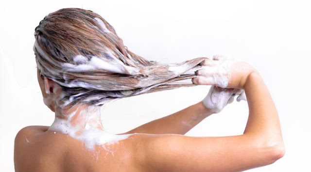 Apa Betul? Keramas Dengan Air Dingin Rambut Bisa Lebih Bercahaya?