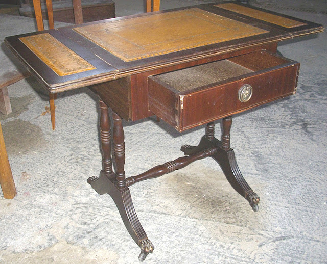 www.didoulabrocante.fr ancien petite travailleuse table