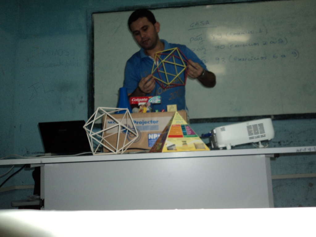 Em Uma Aula De Geometria Caio Realizou
