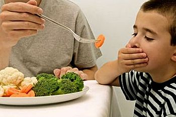 10 Cara Atasi Anak Susah Makan! 10 Cara Atasi Anak Susah Makan!