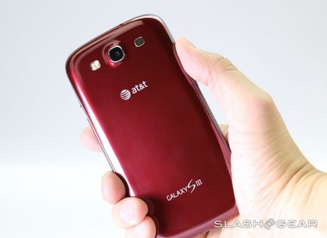 Samsung Galaxy S III "Garnet Red" Hands-On [Video]