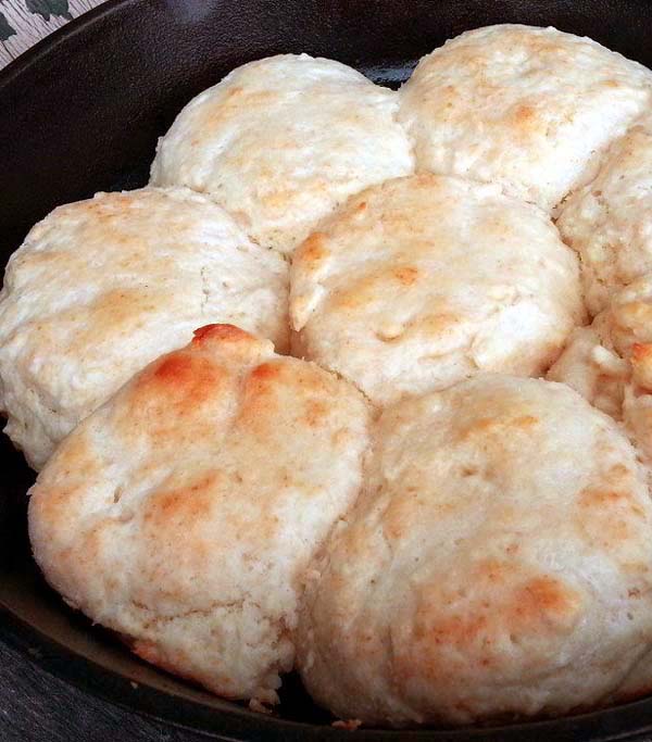 Easy Homemade Buttermilk Biscuits Recipe. It's Buttery and Super Tasty!