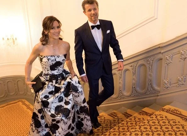 Princess Mary wore a floral print dress by Danish designer Lasse Spangenberg at Mary Foundation's dinner.