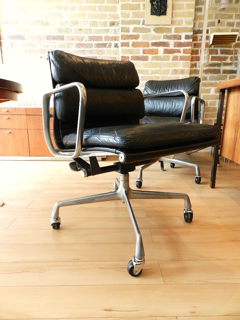 Eames Chair Toronto / Pin by Ellen Berry on Design Home | Eames lounge