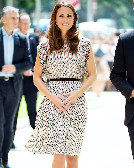 The Duke of Cambridge and the Duchess of Cambridge is preparing for India and Bhutan visit that will start on April 10. Kate Middleton wore Dress Jewelery diamond earrings, diamon tiara wedding dress summer dresses mode