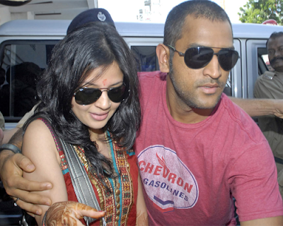 Dhoni wife images