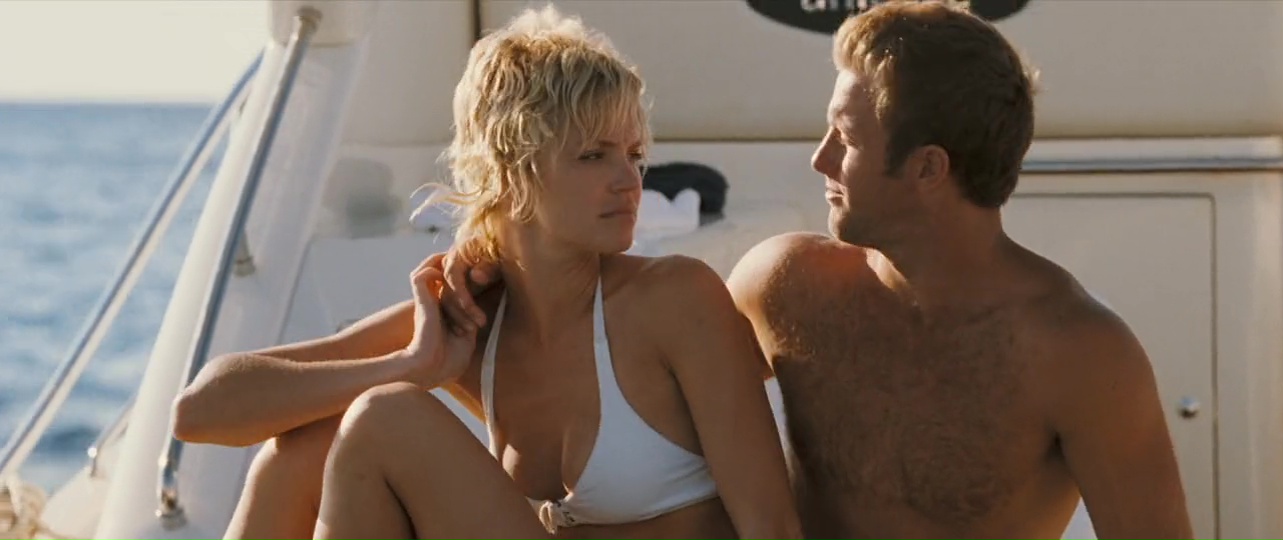Scott Caan shirtless in Into The Blue.