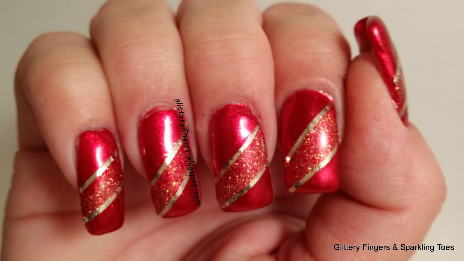 Gold Glitter Christmas Nails - wide 1