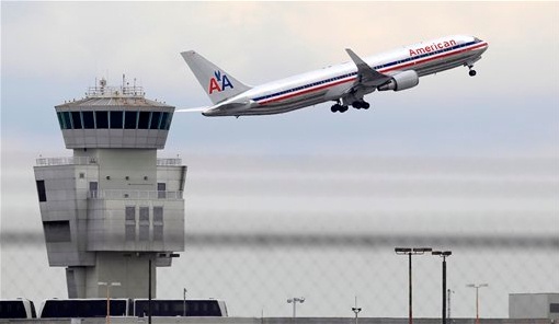 American Airlines minaccia cancellazioni di voli aerei durante le festività American Airlines minaccia cancellazioni di voli aerei durante le festività