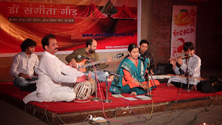 India sa Aking mga Mata: Holi Ke Geet (Holi song and dance celebration)