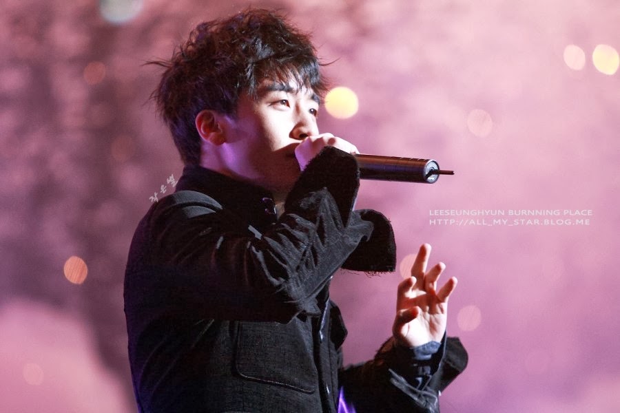 http://3.bp.blogspot.com/-J80ucxwMlmc/TvKJlivHPkI/AAAAAAAAO7c/oXP2_9wyN7I/s1600/Seungri_027.jpg