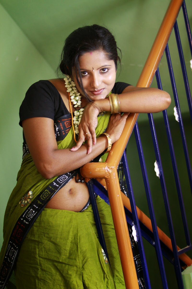 Real Life Cheating Kerala Mallu Aunty House Wife Prameela Sexy Green