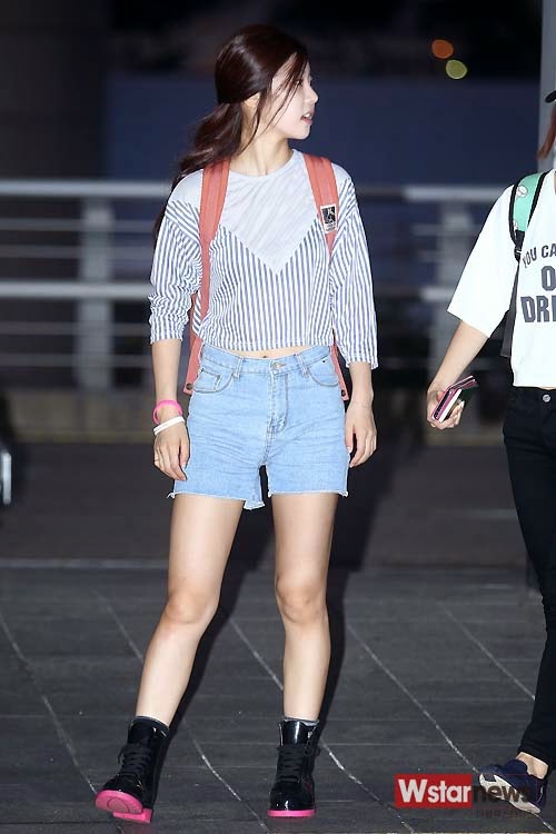 Girl's Day Sojin Airport Fashion | Official Korean Fashion
