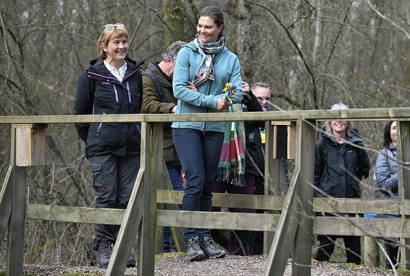 Crown-Princess-Victoria-in-Merrell-outdoor-hiking-shoes-14.jpg