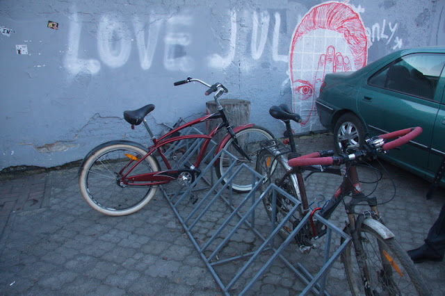 010 Как крепить велосипед на парковке