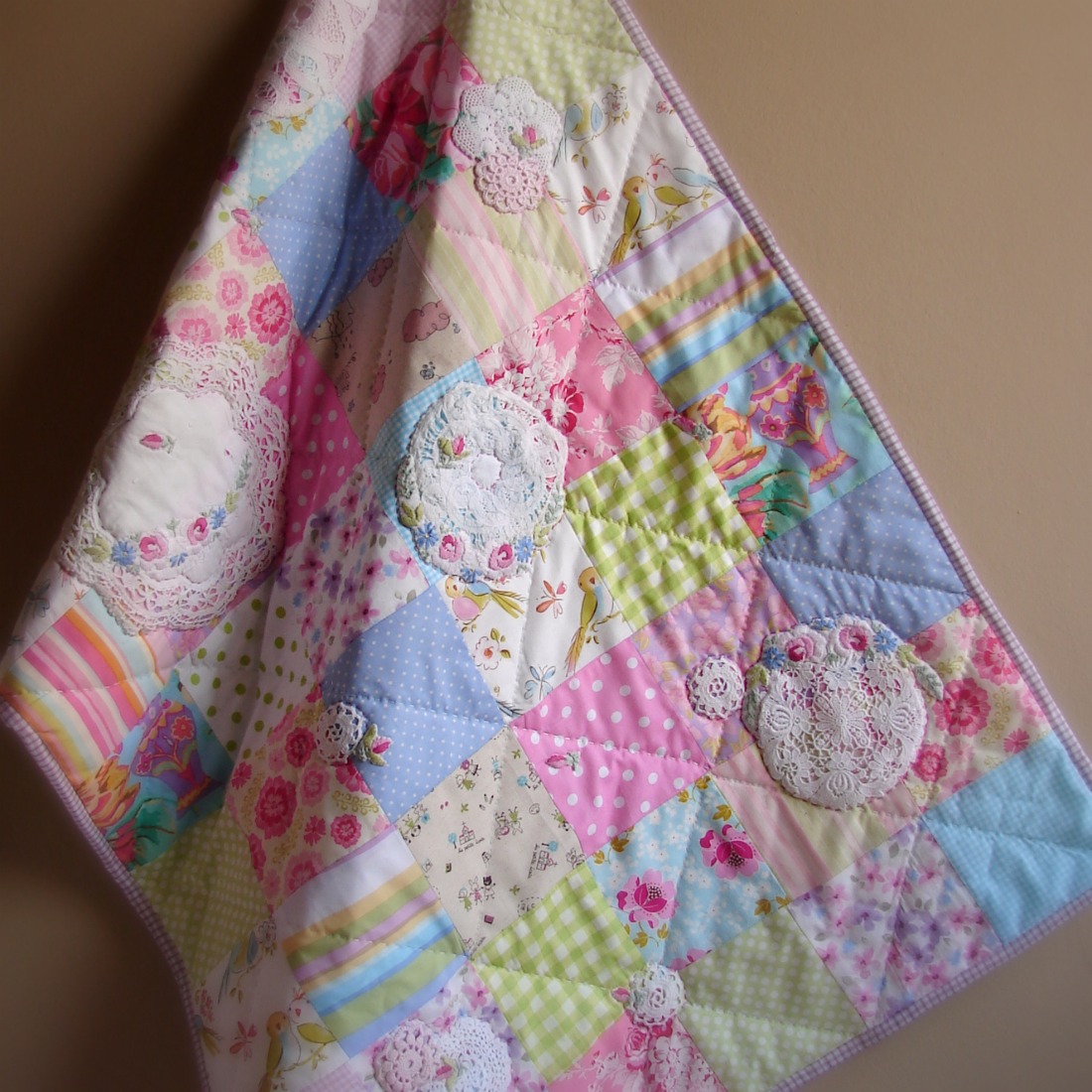Roxy Creations Vintage applique cot quilt