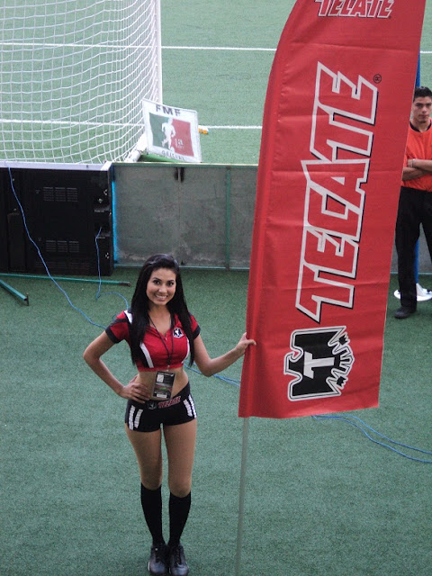 Chicas Sexys Tecate estadio Omnilife