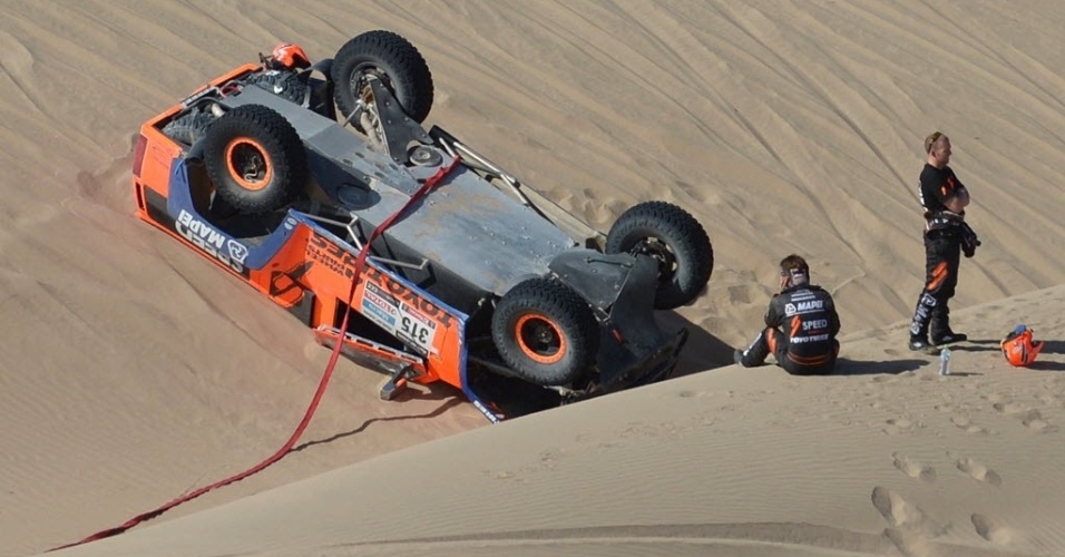 Capotanço de Robby Gordon no Dakar 2013