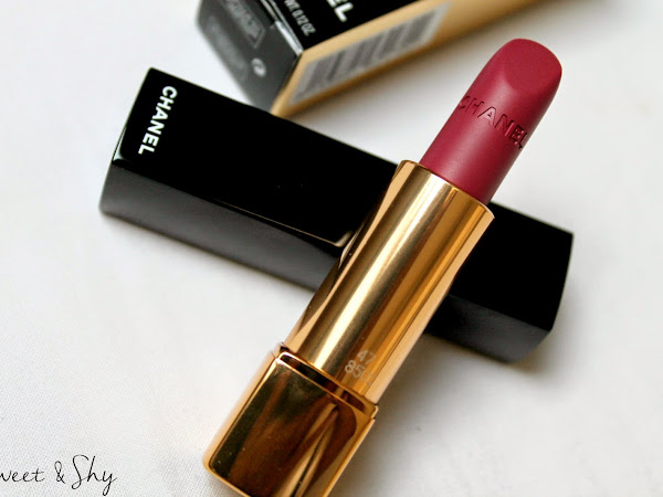 Chanel Rouge Velvet L'amoureuse Lipstick - review