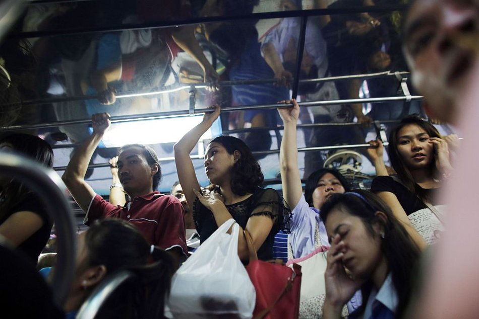 Сцены из жизни Бангкока. ЧАСПИК автобусы в Китае. Фото огни Бангкок день.