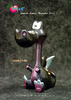 Vapor - Yuletide Embers "12.24-11:59" edition - Designer collectible character toy by © Pierre Rouzier