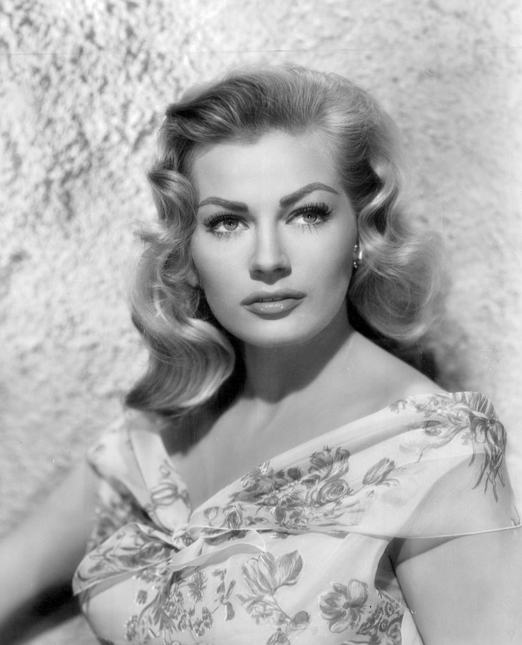 Ronin's Fortress Anita Ekberg