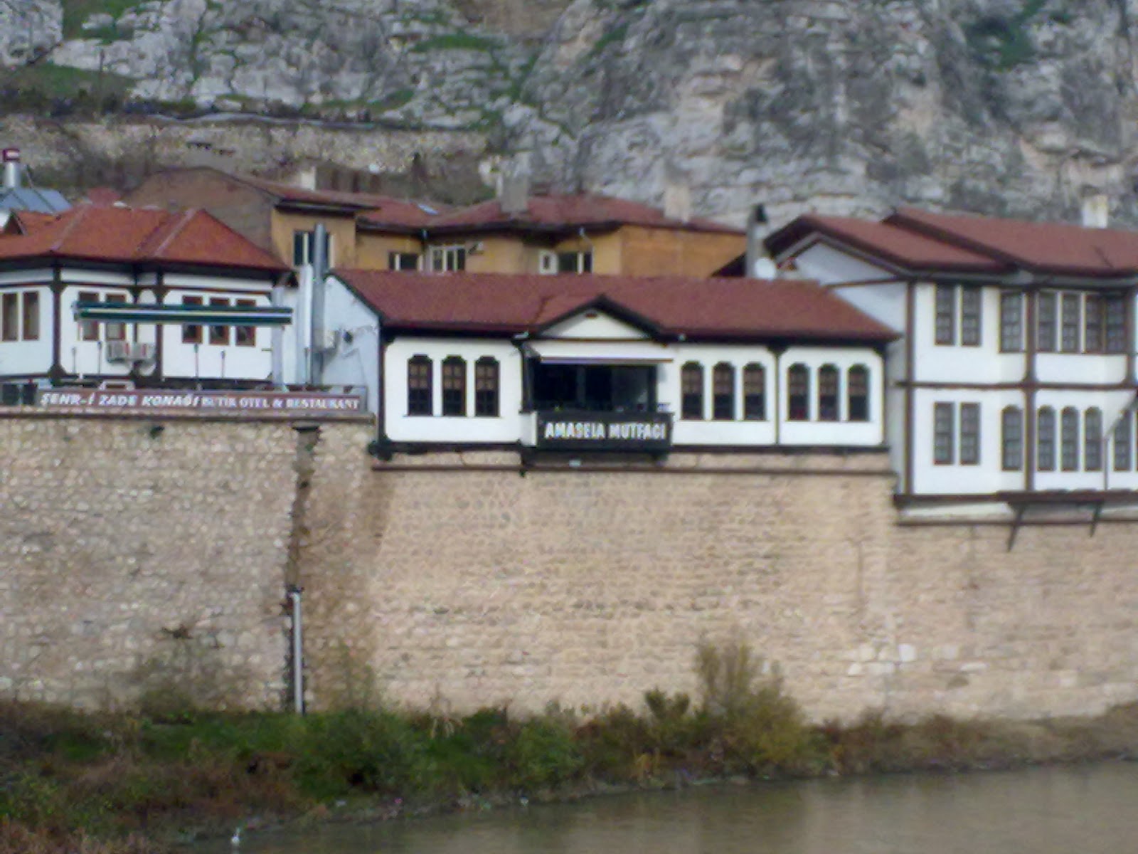 Diplomalı Ev Hanımları AMASYA�DA NE YENİR?