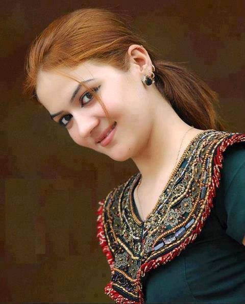 Fine Web: most beautiful Pakistani simple girls in home.