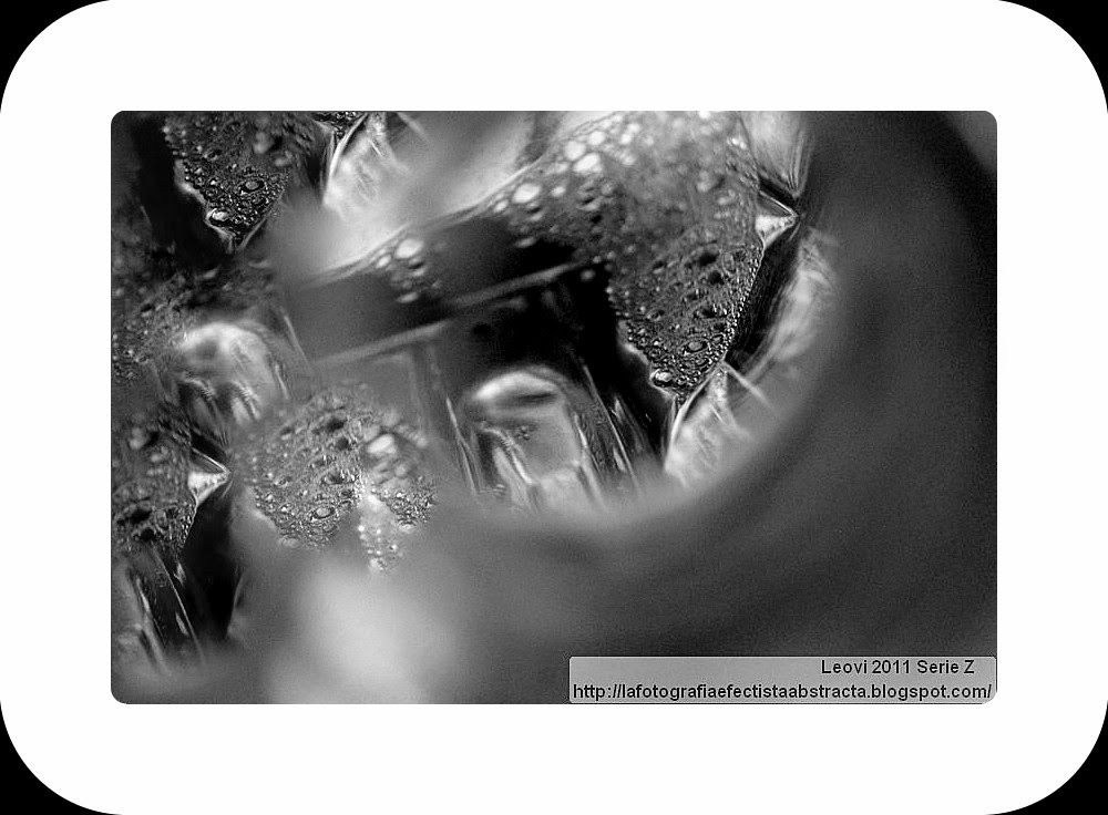 Foto Abstracta 3154 He construido un espejo de mi alma con tu saliva - I have built a mirror of my soul with your saliva Foto Abstracta 3154 He construido un espejo de mi alma con tu saliva - I have built a mirror of my soul with your saliva