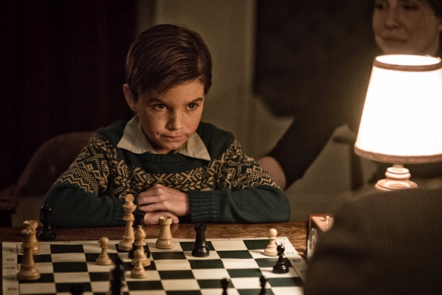 Cinema no Escurinho: O Dono do Jogo, a história de um gênio do xadrez que  foi usado por seu governo