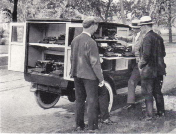 1922 Travelling Typewriter Salesman
